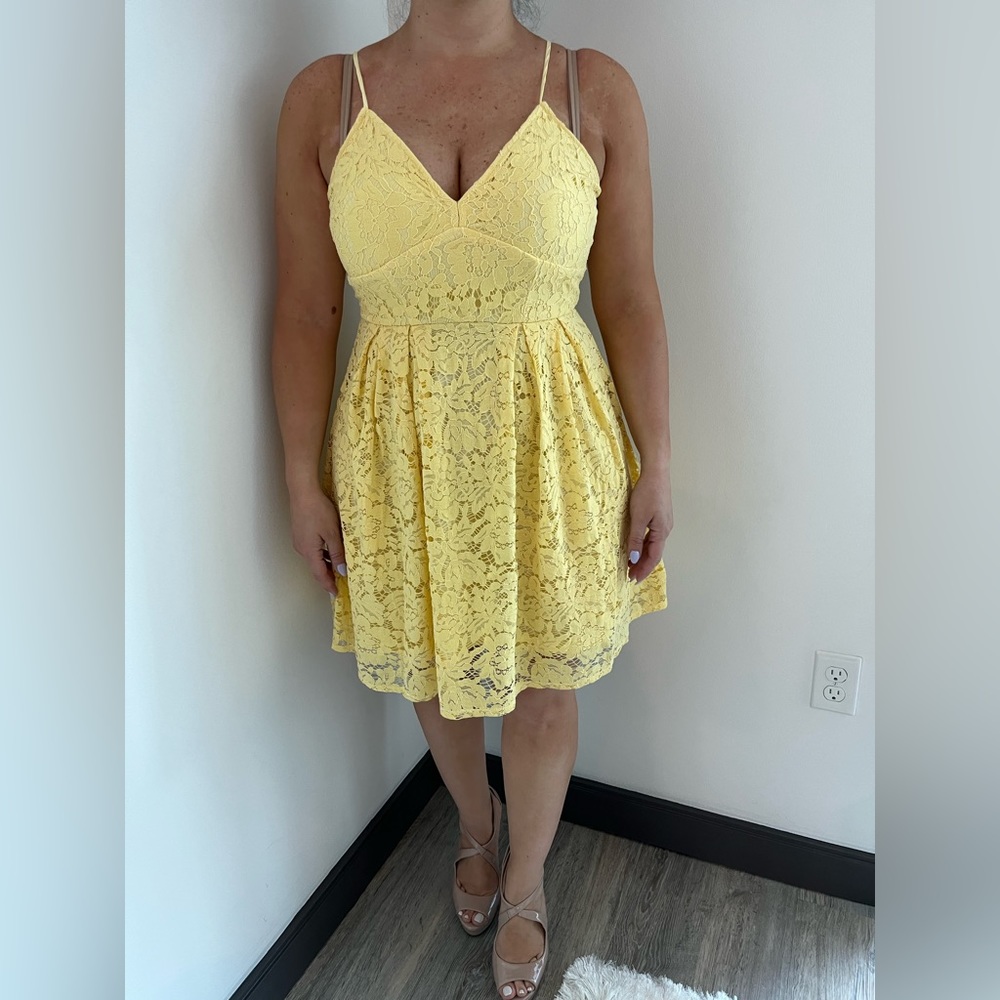 Elegant Spaghetti Strap Fold Pleated Yellow Dress Size 8
